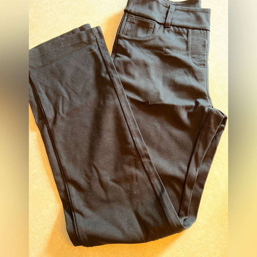 Womens skinny pull on black pant straight leg size small NWT